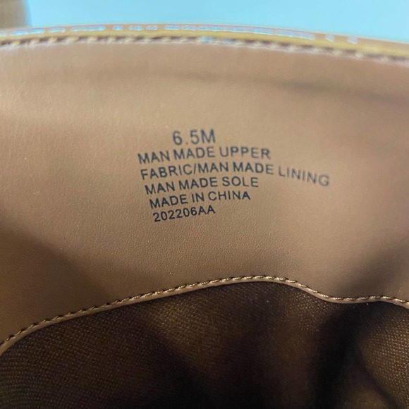 GB Levi-Tate  Brown Patent Platform Mid Boots - Picture 13 of 13